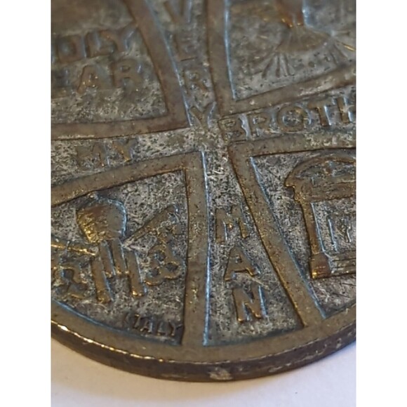 Rome Italy Metal Historical Buildings Holy Year Brother Keychain Key Ring 1975 - Picture 9 of 9